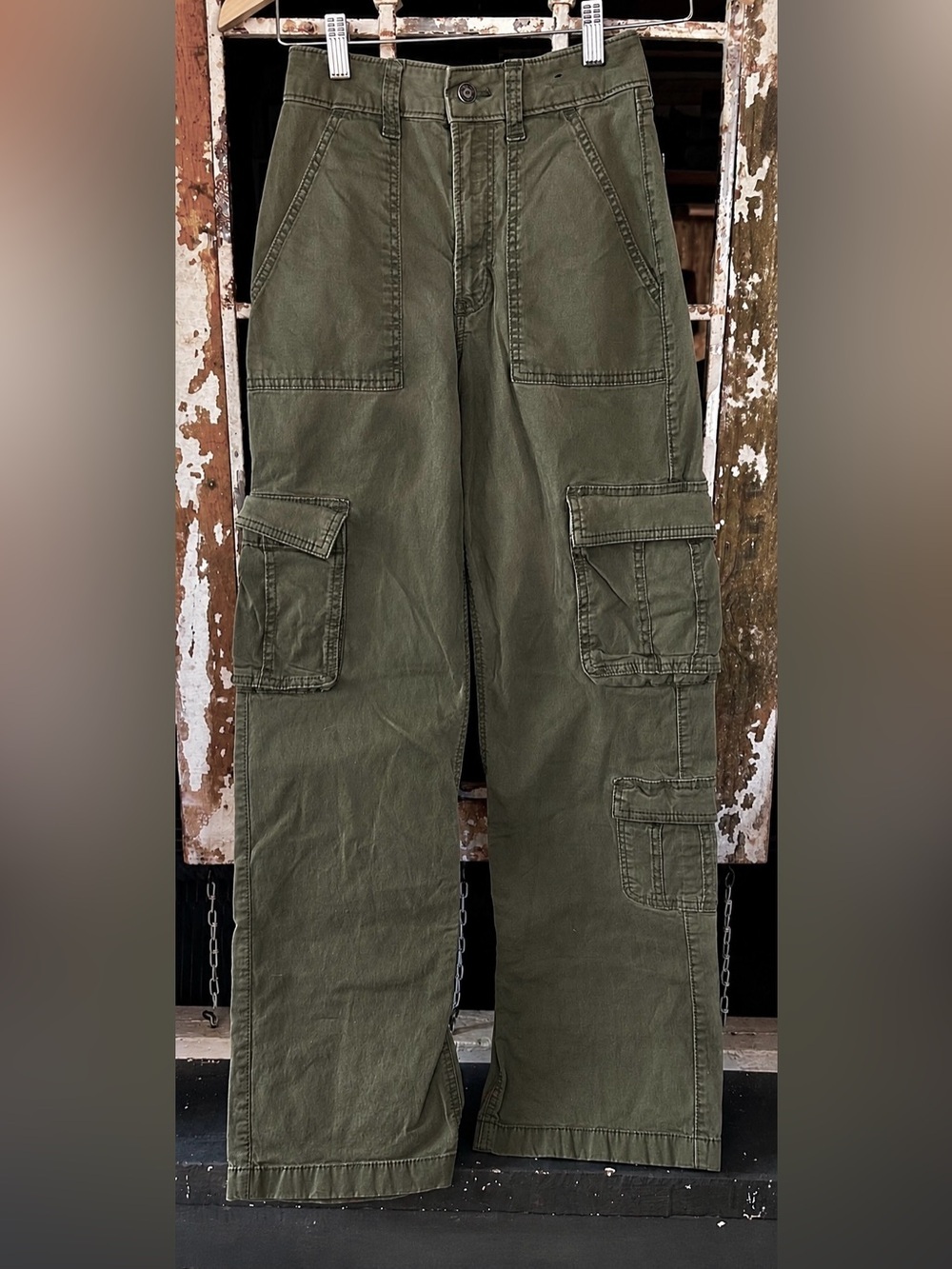 Hollister Ultra High Rise Baggy Cargo Pants Olive Green Size 24R - Picture 2 of 5